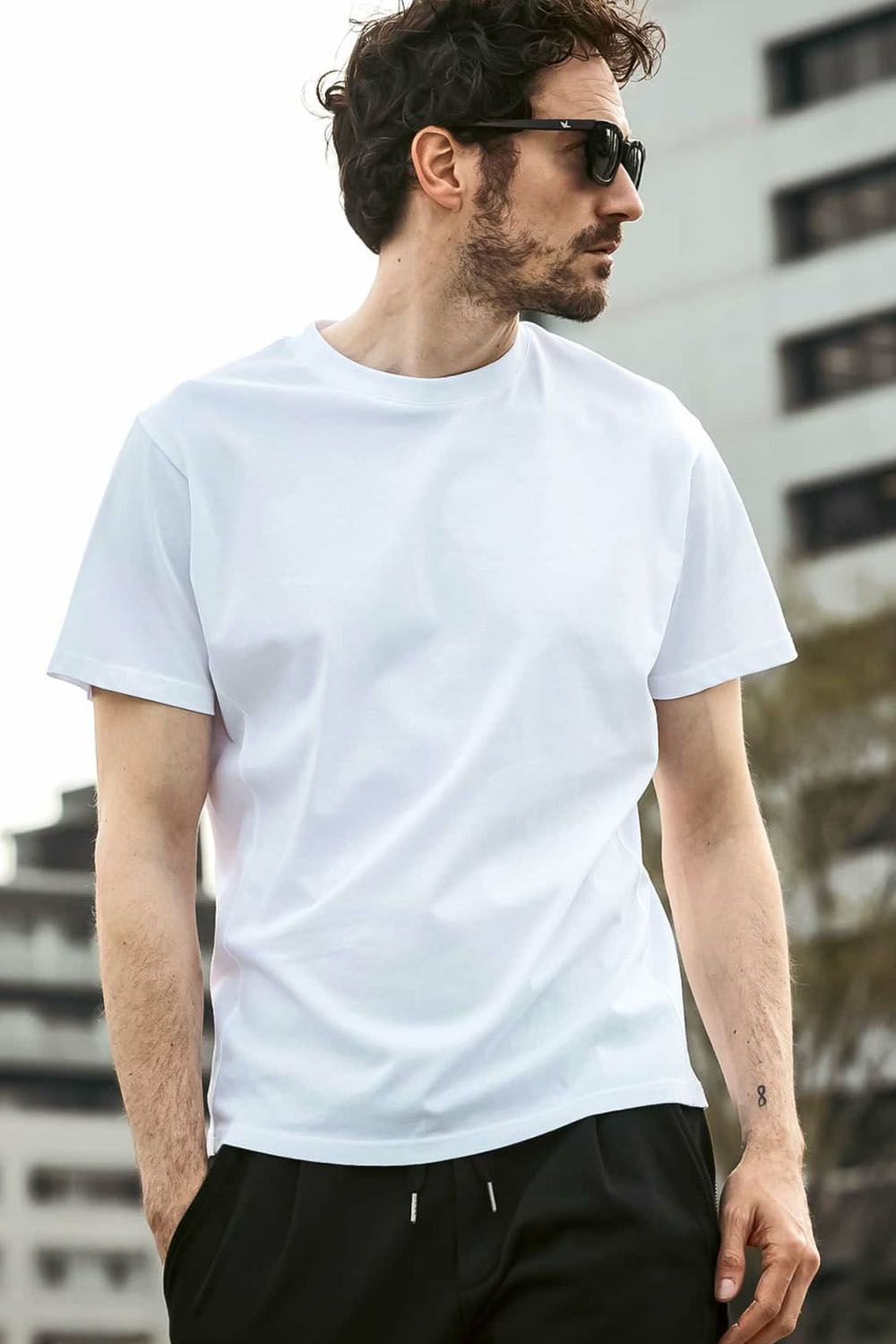 BACK LOGO T-SHIRT / バックロゴ Tシャツ ホワイト