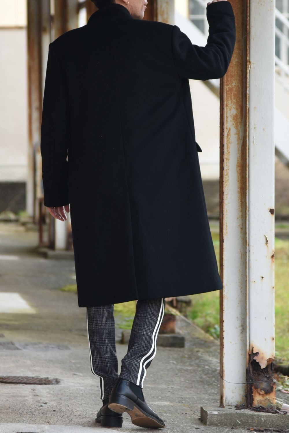 【RESOUND CLOTHING】旬のロングコートを使用したキレカジスタイル
