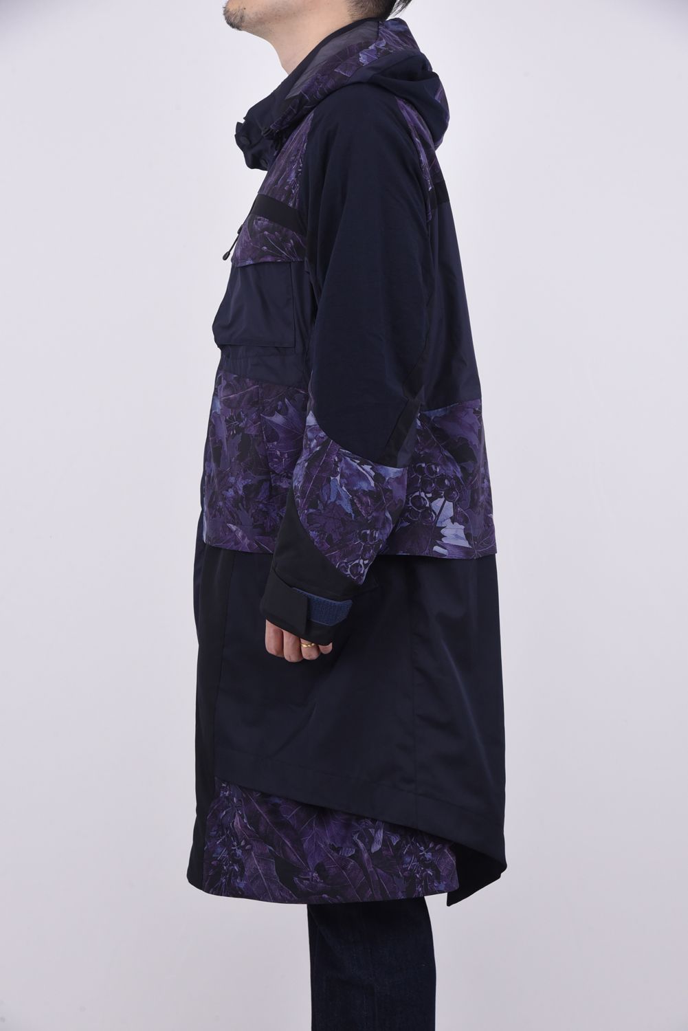 GORE-TEX INFINIUM FALLEN LEAVES PRINTED DOUBLE LAYER COAT / インクジェットプリント フーデッド ロングコート ネイビー