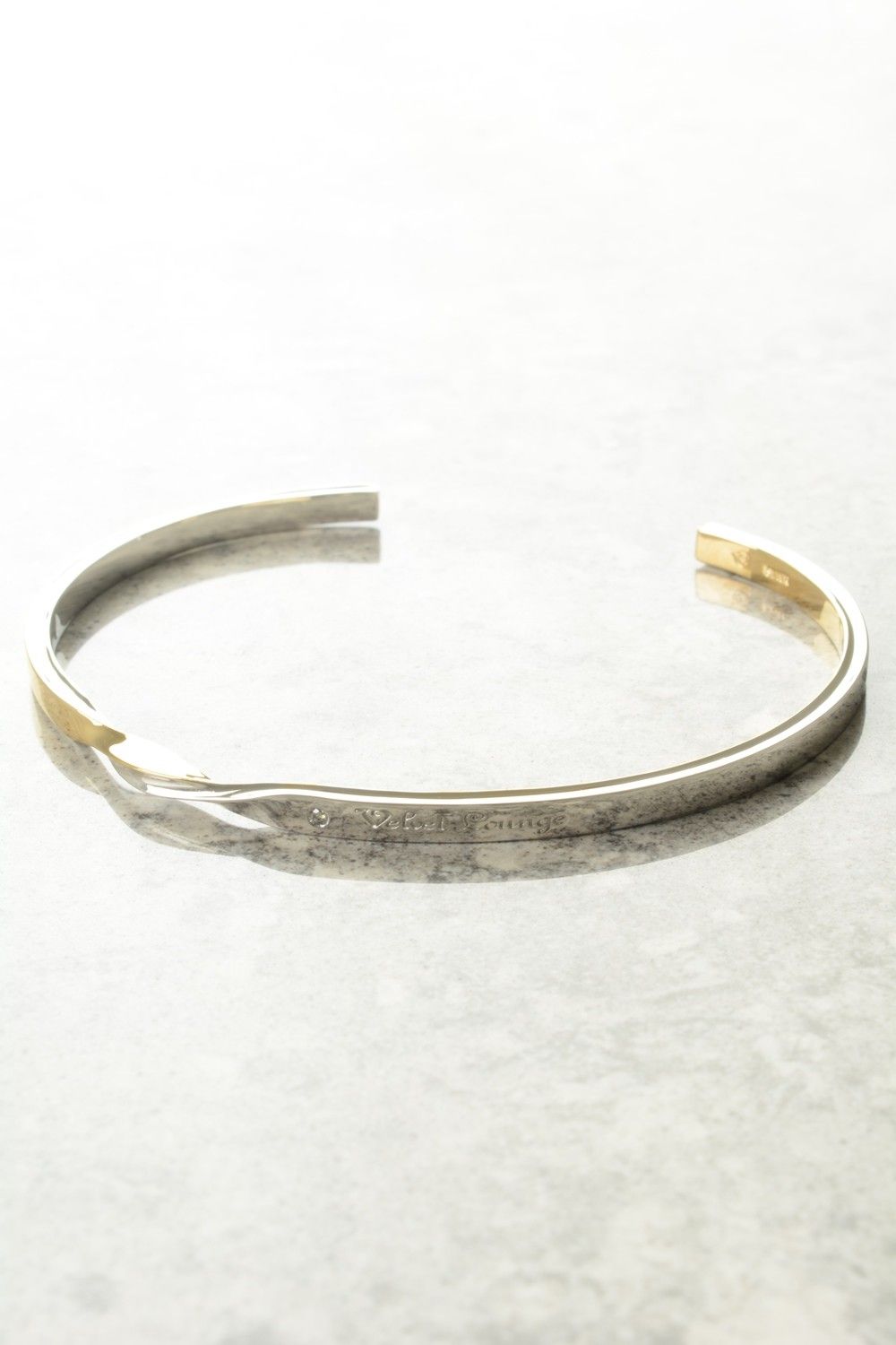 TWIST BANGLE