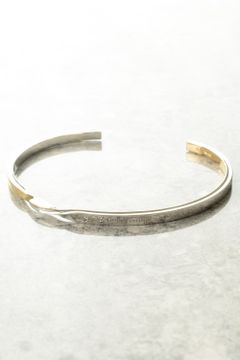 TWIST BANGLE