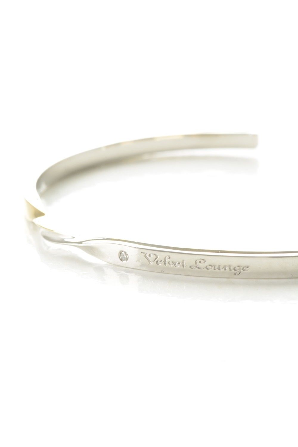 TWIST BANGLE