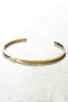 TWIST BANGLE