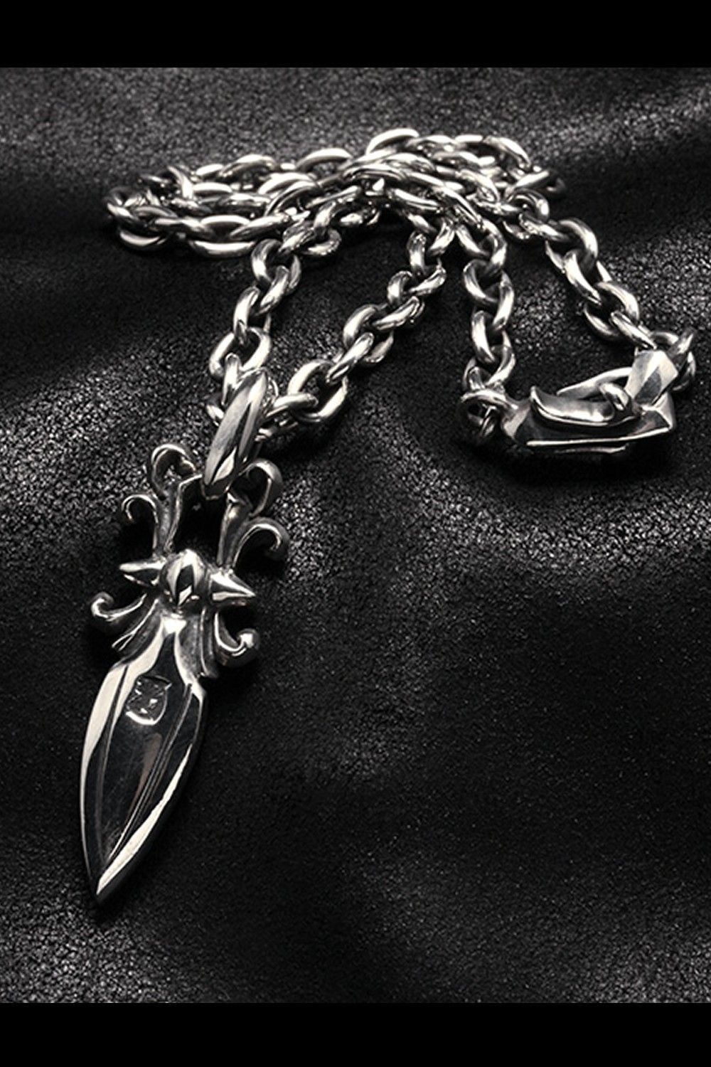 Necklace『Fang of Fate』