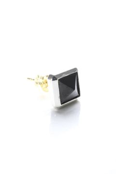 Novel 1stud Pierce