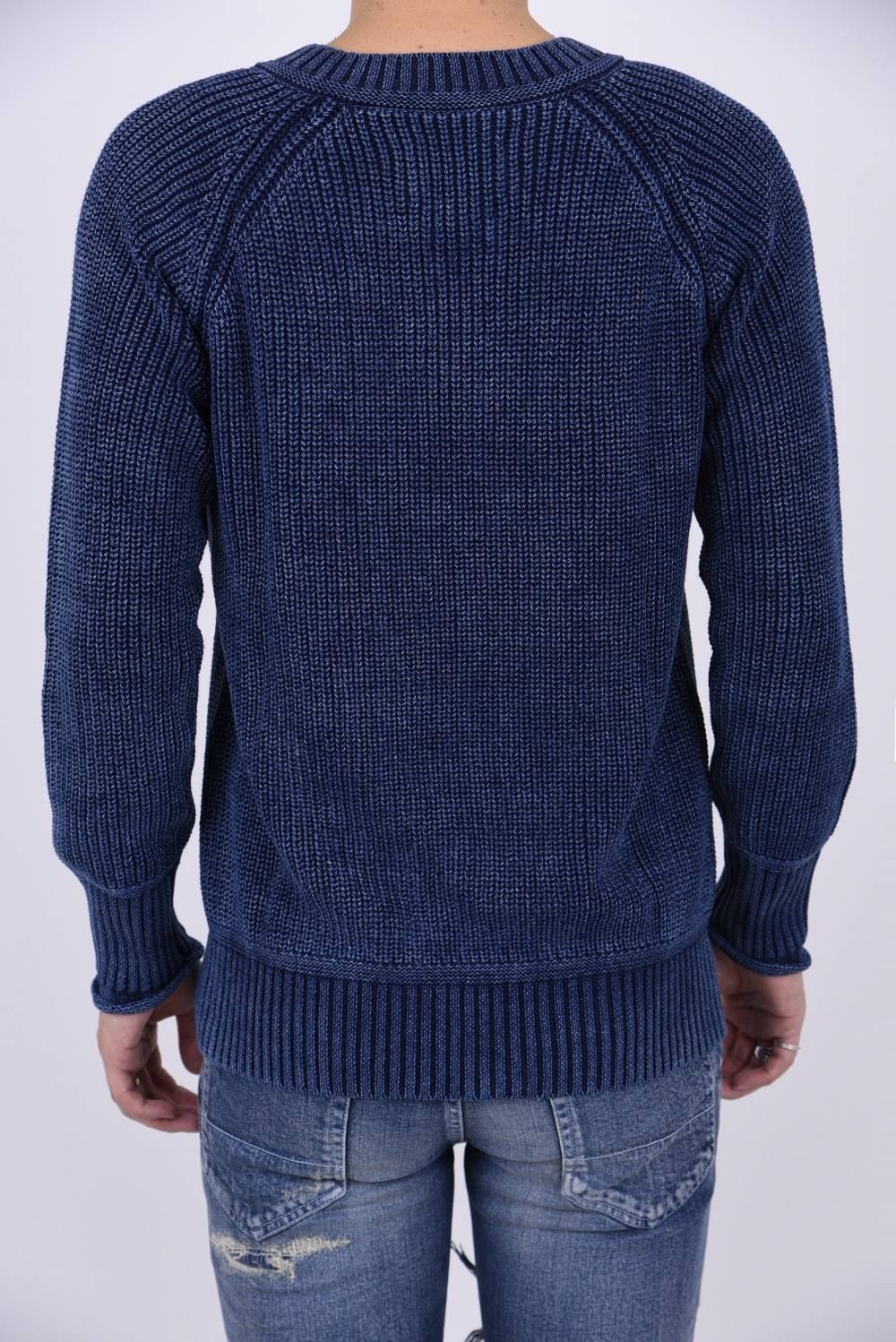 Middle gauge V neck long sleeve INDIGOISM / ミドルゲージ Vネック ニット ブルーユーズド