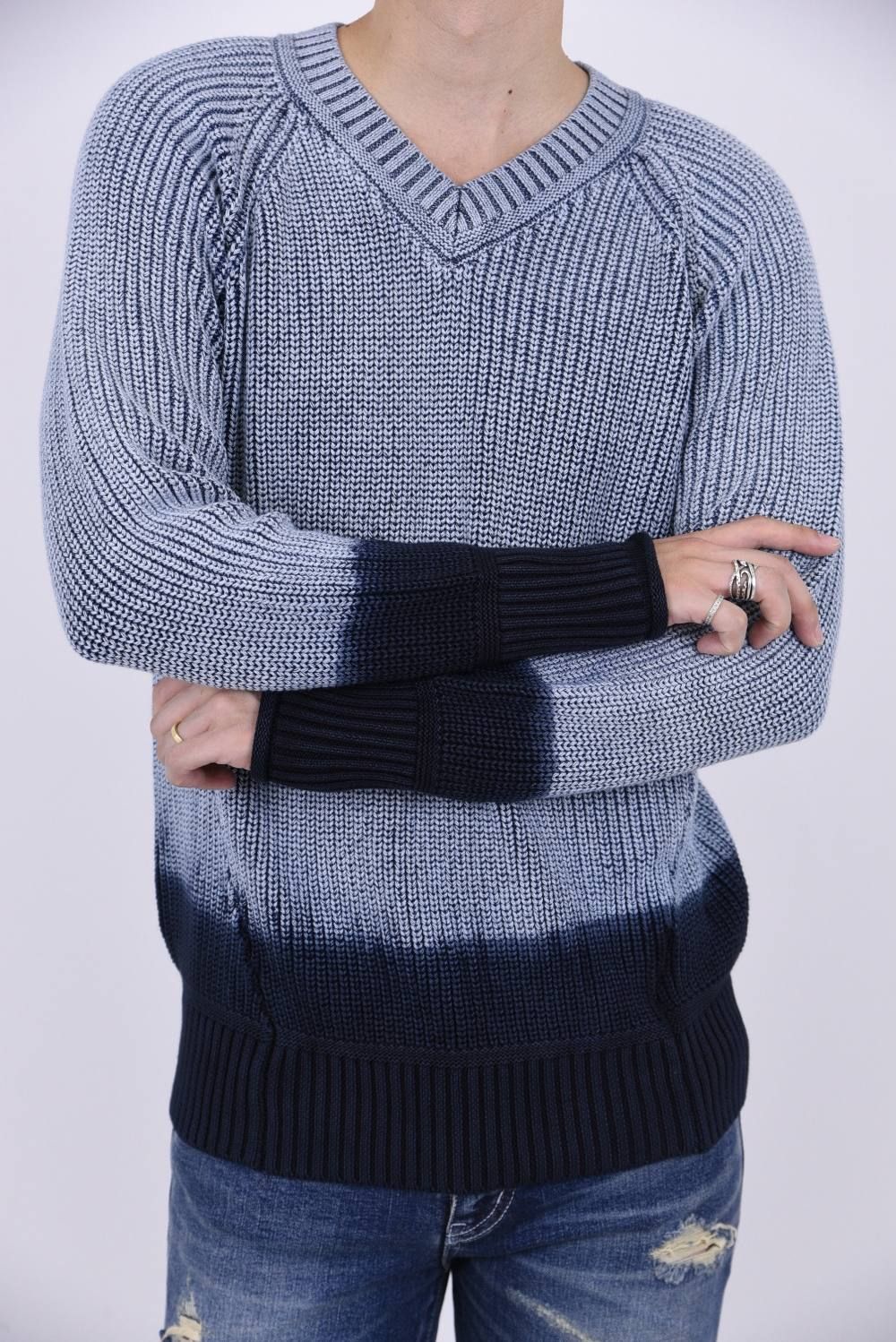 Middle gauge V neck long sleeve INDIGOISM TWO TONE / ミドルゲージ Vネック ニット ブルーハードユーズド