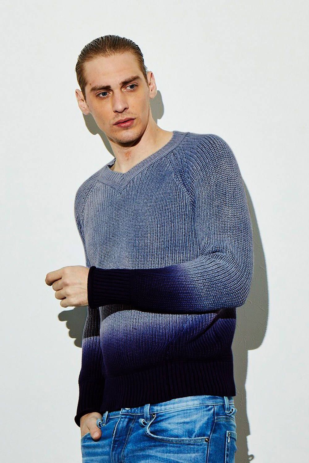 Middle gauge V neck long sleeve INDIGOISM TWO TONE / ミドルゲージ Vネック ニット ブルーハードユーズド