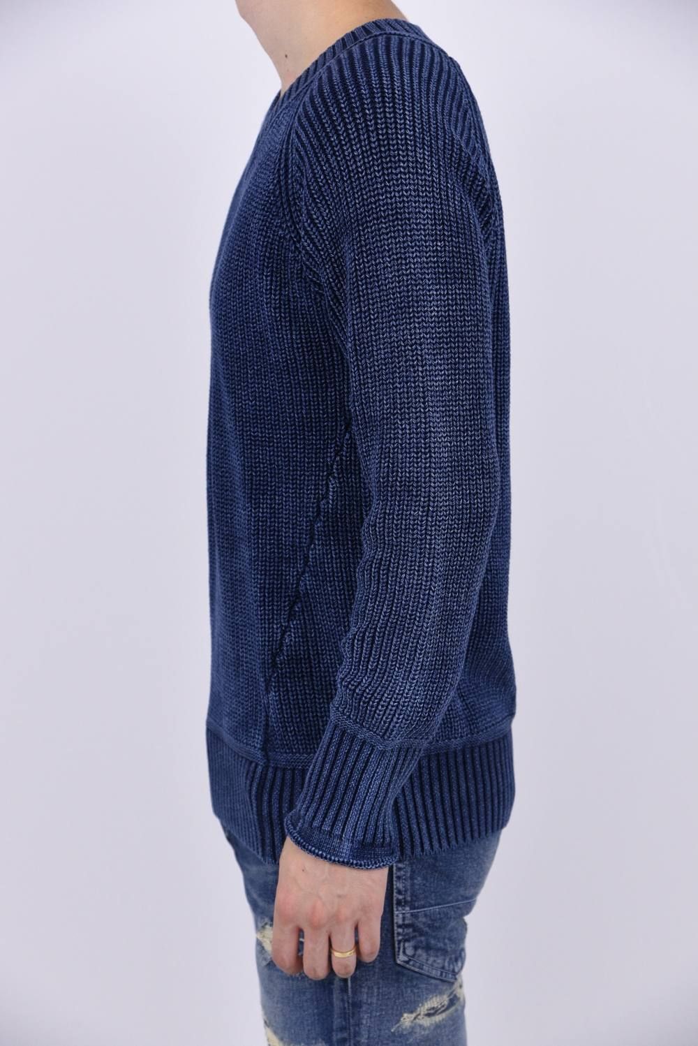 Middle gauge V neck long sleeve INDIGOISM / ミドルゲージ Vネック ニット ブルーユーズド