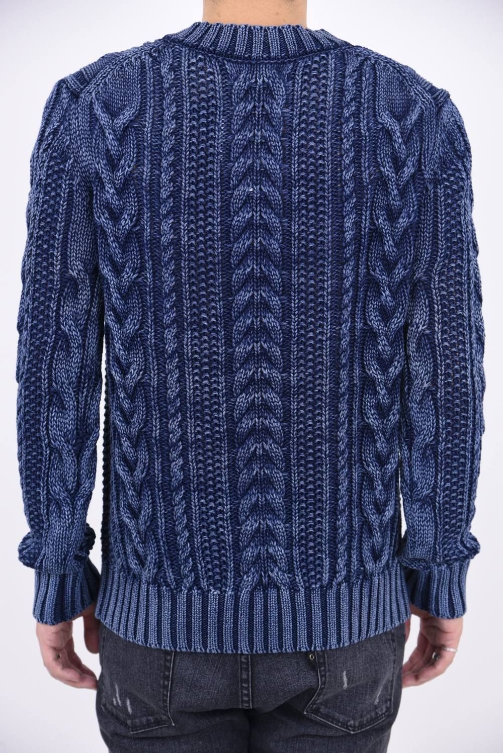 V-NECK CABLE PULLOVER INDIGOISM / ケーブル編み Vネック ニット ブルーユーズド