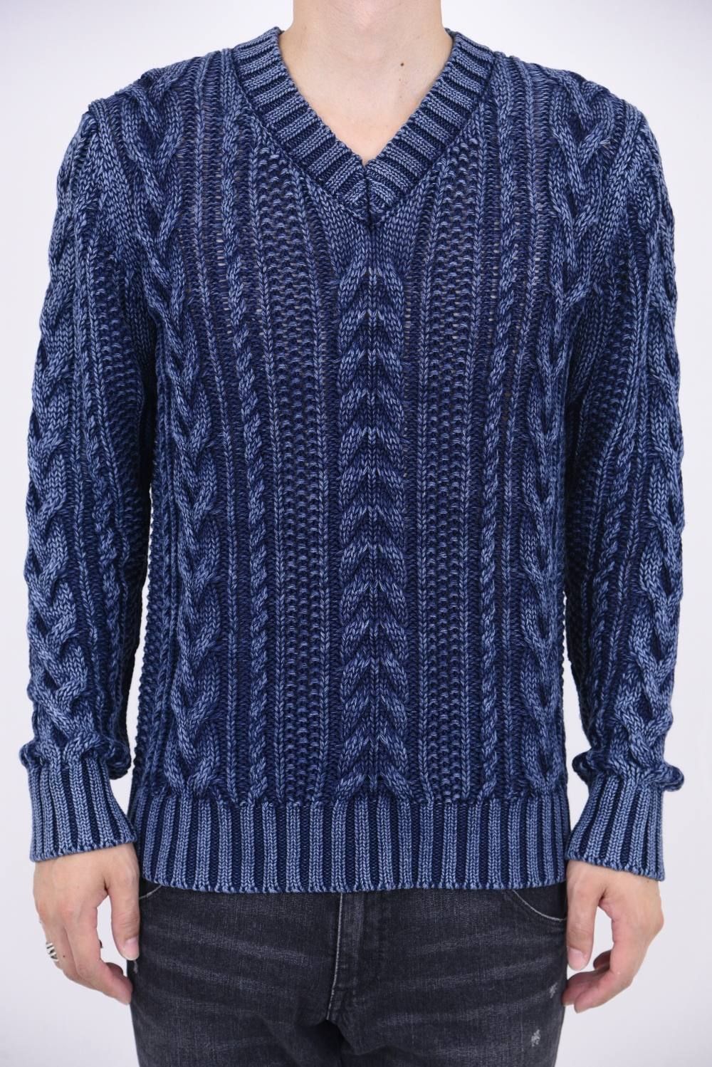 V-NECK CABLE PULLOVER INDIGOISM / ケーブル編み Vネック ニット ブルーユーズド