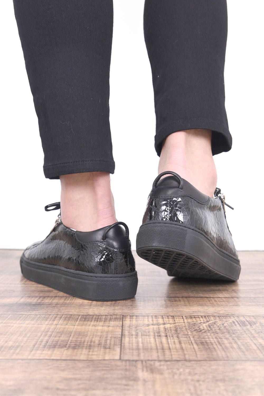 SAGE ZIP / ジップ付き エナメルクラック加工 ローカットスニーカー ブラック