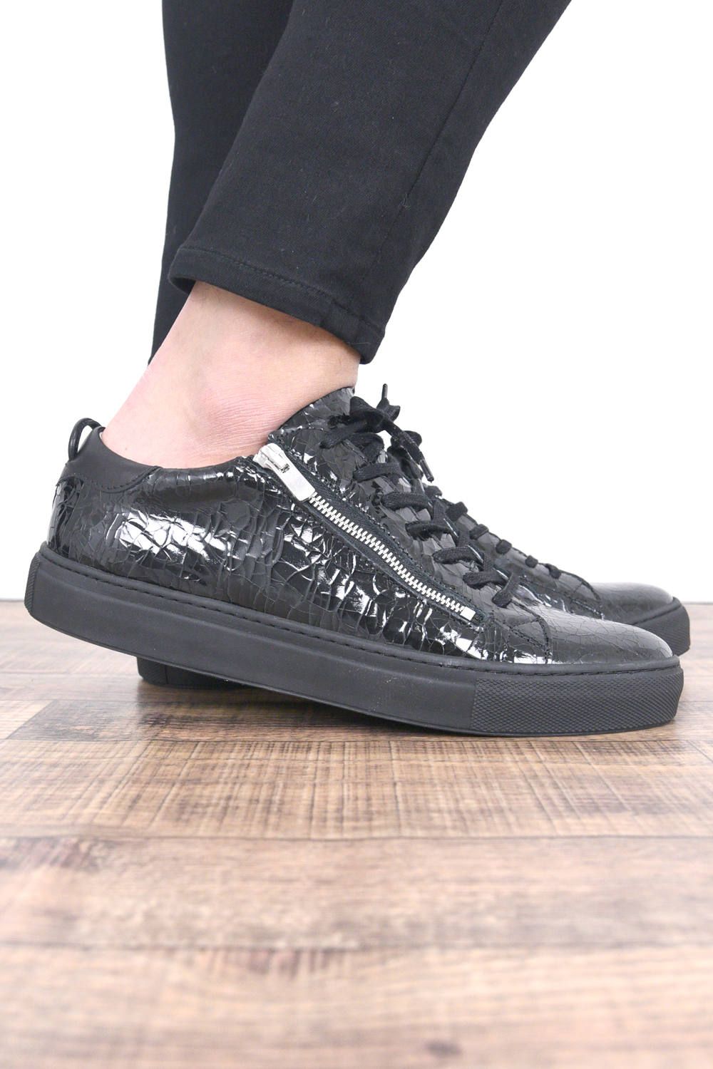 SAGE ZIP / ジップ付き エナメルクラック加工 ローカットスニーカー ブラック
