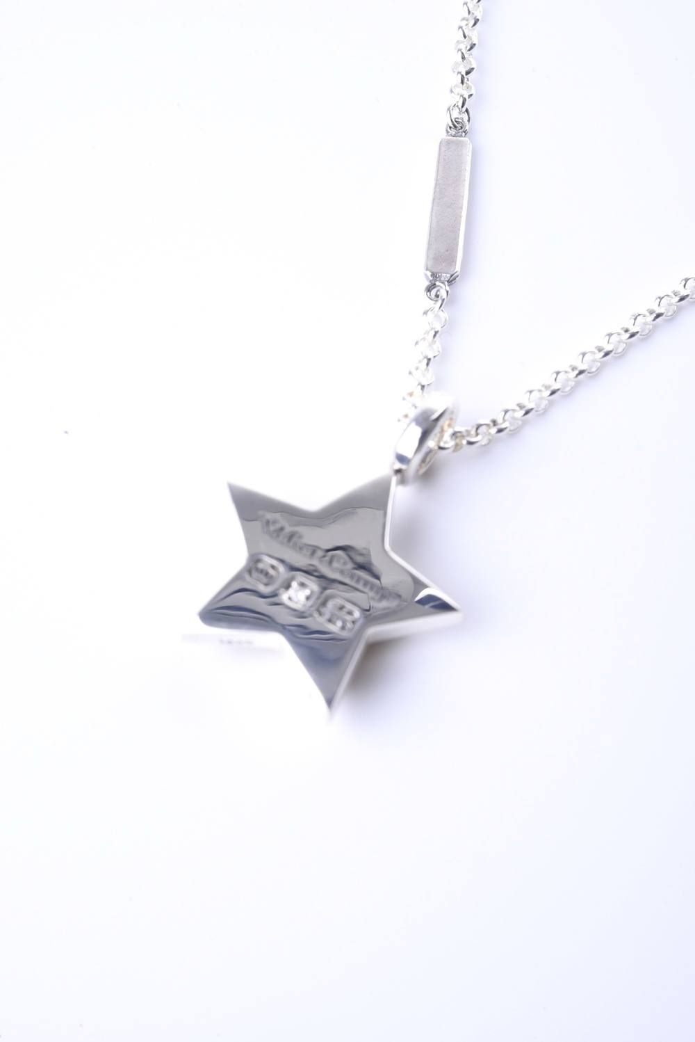 Novel Star Pendant