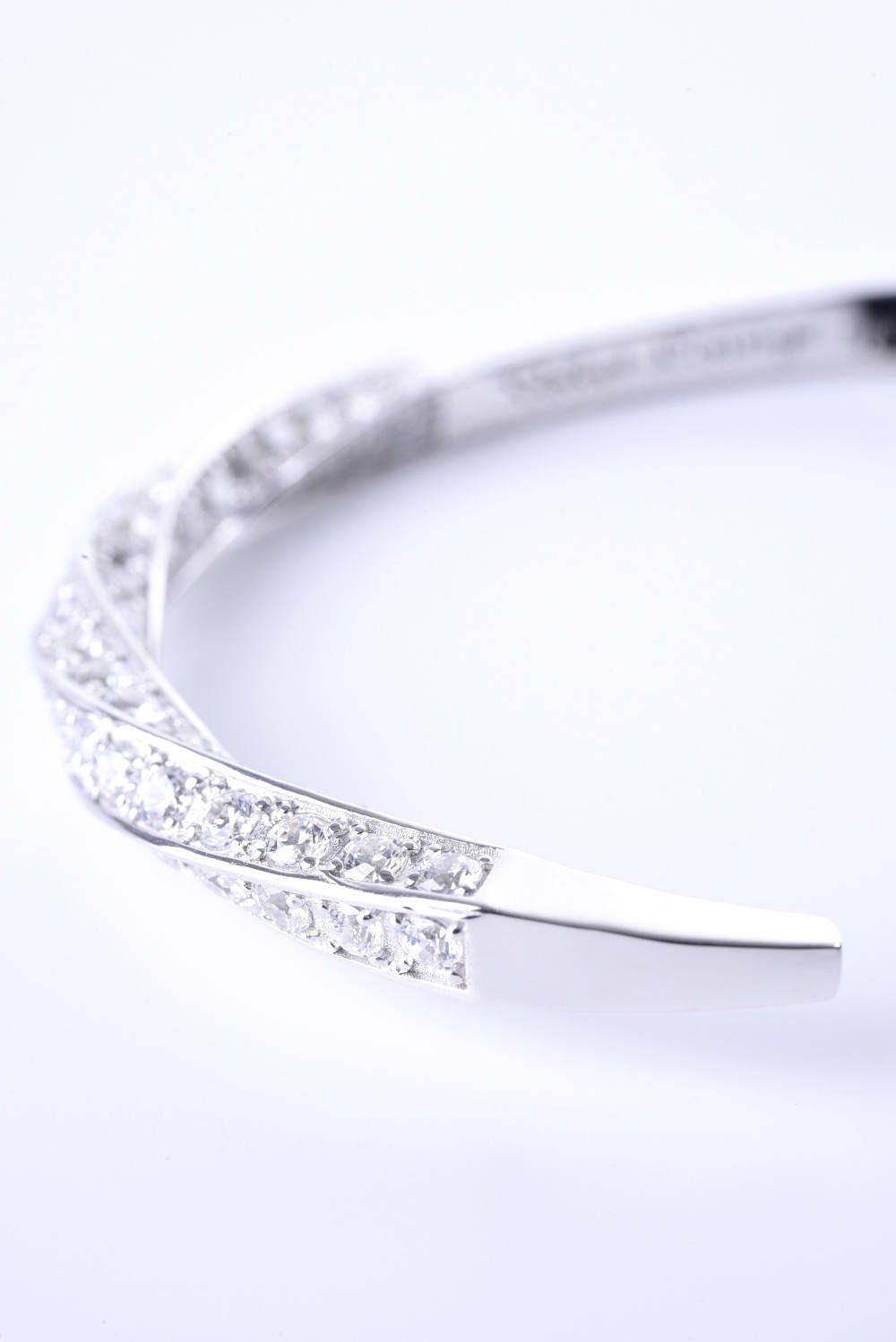 Novel Shiny Nail bangle