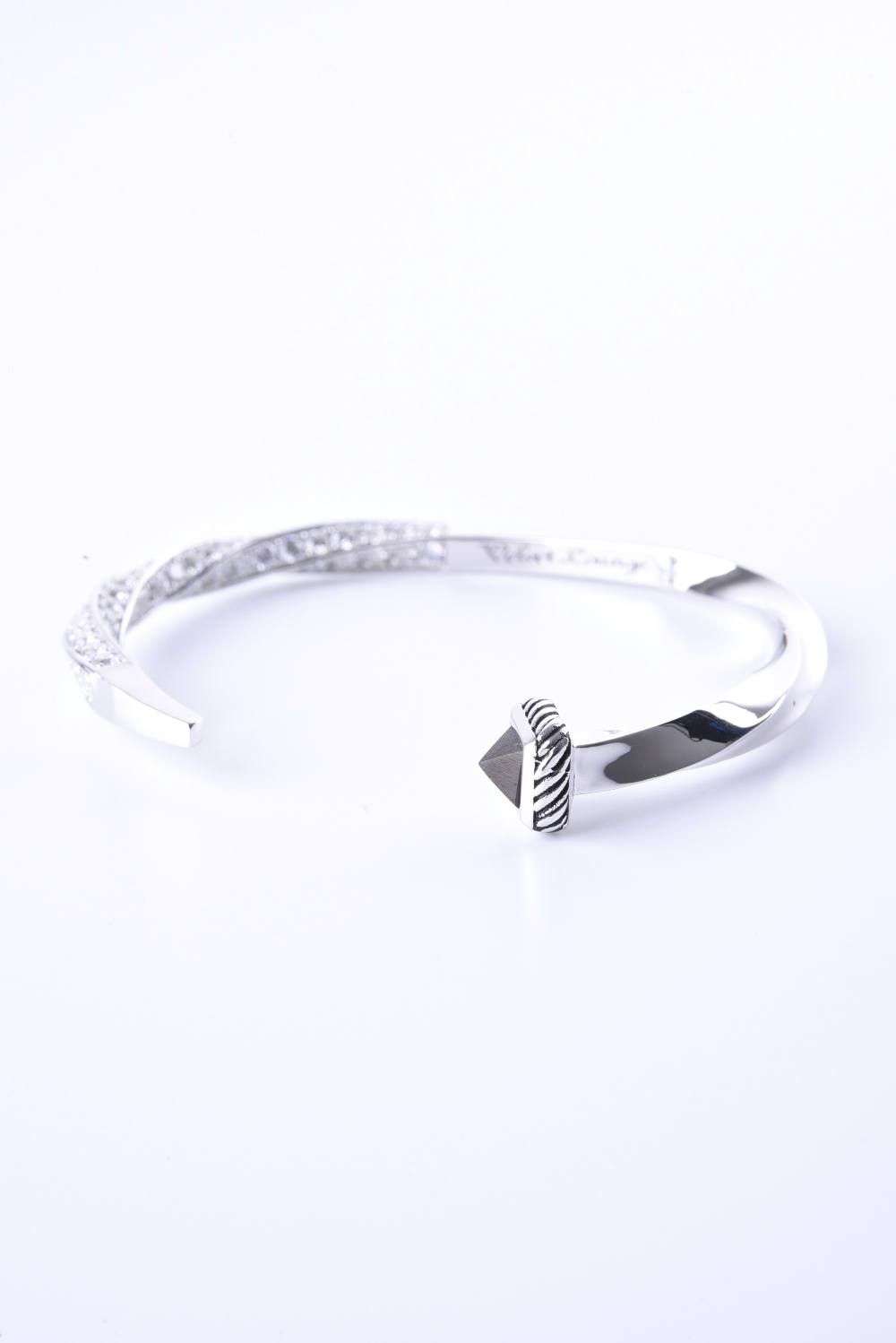 Novel Shiny Nail bangle