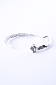Novel Shiny Nail bangle