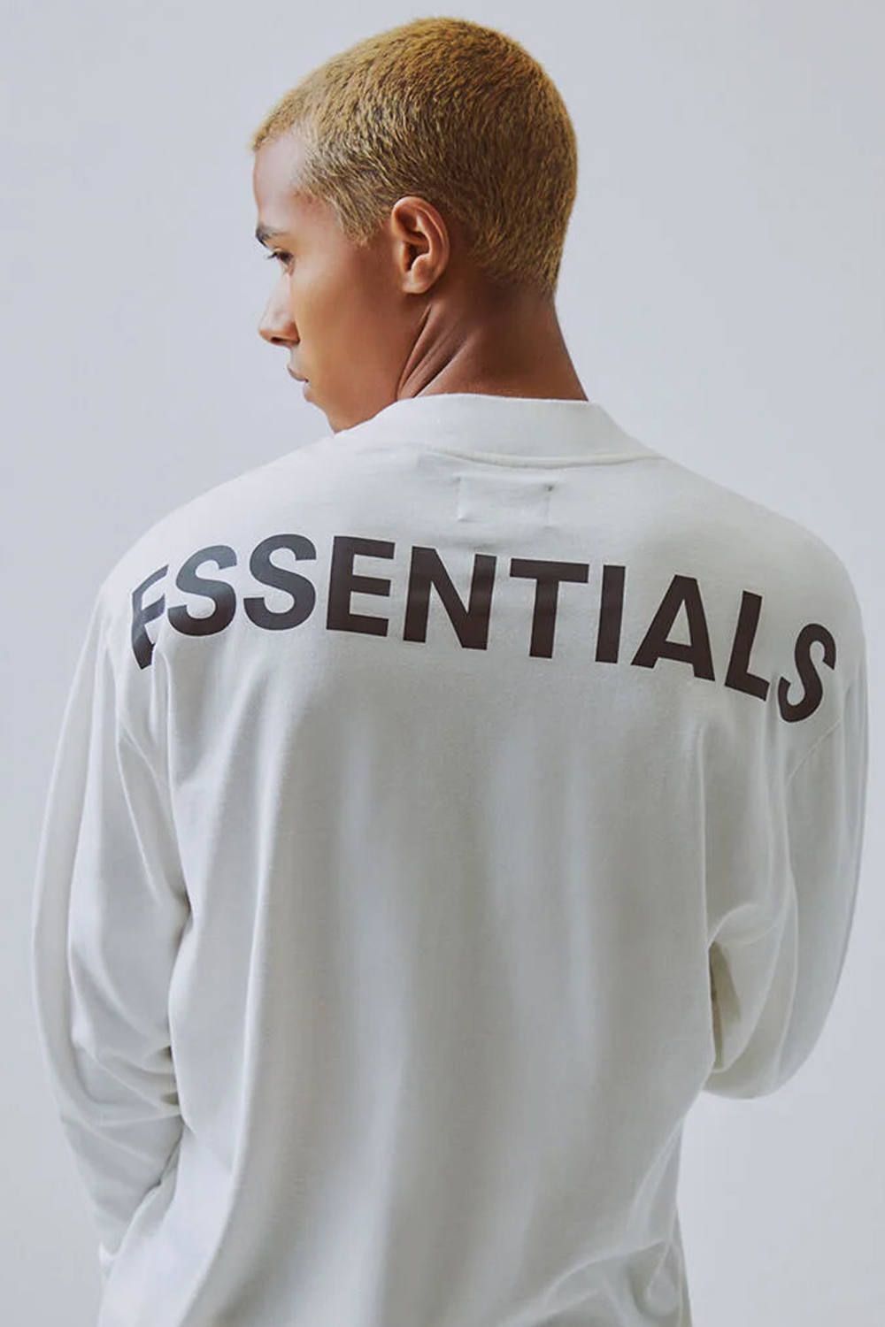 FOG ESSENTIALS - ESSENTIALS LONG SLEEVE BOXY T-SHIRT / バックプリント クルーネック  長袖Tシャツ ホワイト | gossip