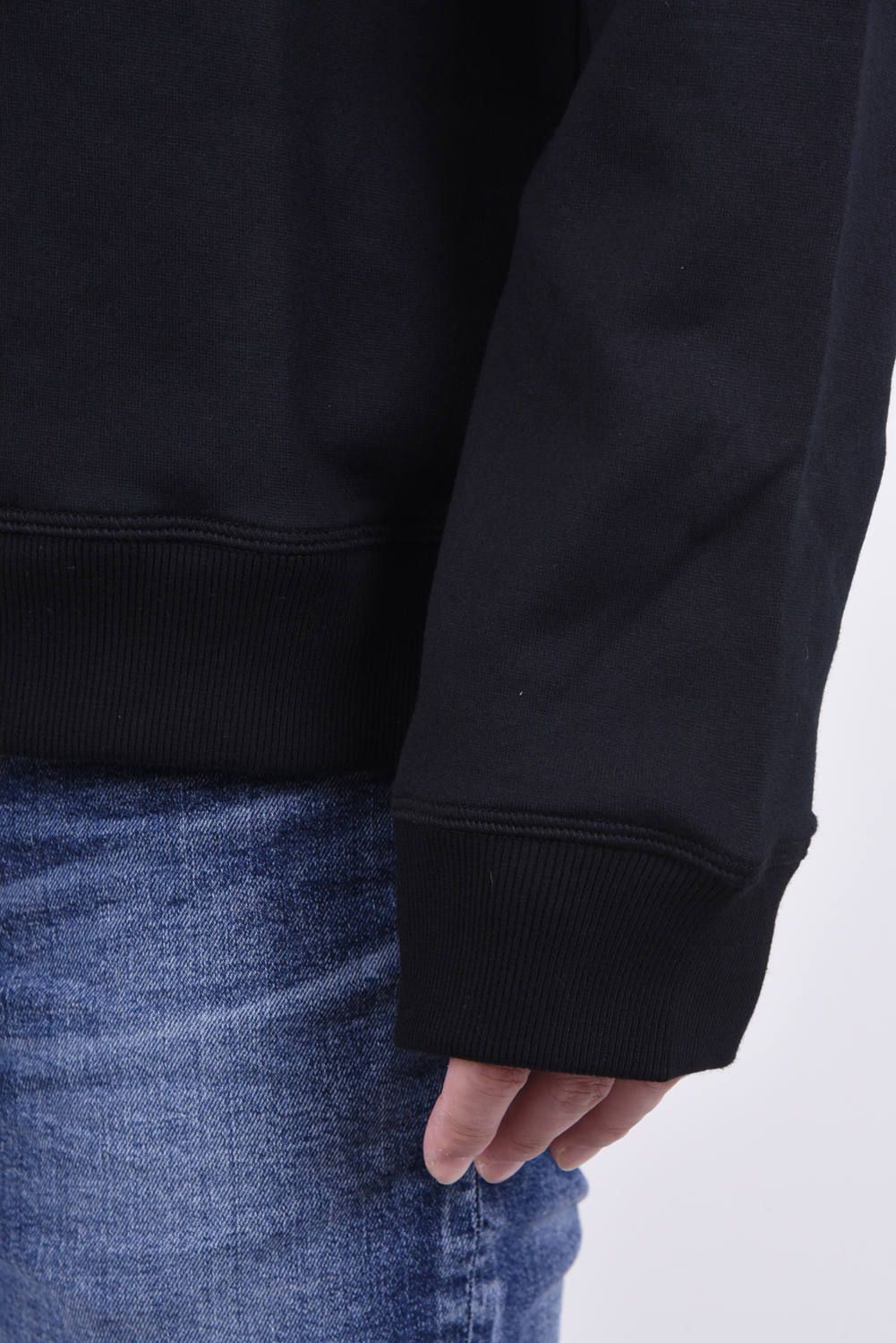 VALENTINO GARAVANI【スウェット☆ブラック】関税送料込 1tUgRaxA.jpg