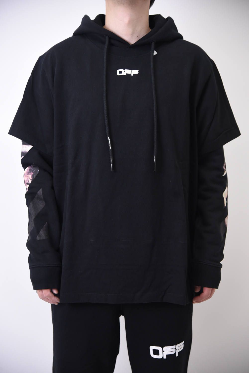 Off-White: CARAVAG ARROW DOUBLE TEE HOOD（OFF-WHITE
