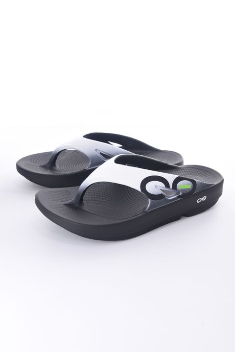 【国内正規品】 OOriginal Sports / ウーオリジナルスポーツ リカバリートングサンダル クラウド