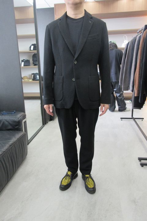 【26AW】【セットアップ】 WOOL-BLEND CAMO-EMBOSSED JACKET / ウール混 エンボスカモフラージュ テーラードシングルジャケット&イージースラックス (ブラック) (9月上旬入荷予定)