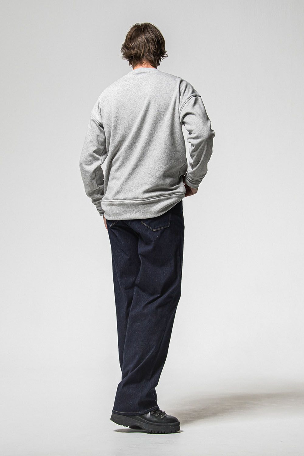 FRAIDAY STANDARD LOGO VELOURS FLEECE TRAINER / 裏ベロアフリース ロゴ ロングスリーブ トレーナー (グレー) (11月上旬入荷予定) ※オーダー締切：9月1日(月)18:00