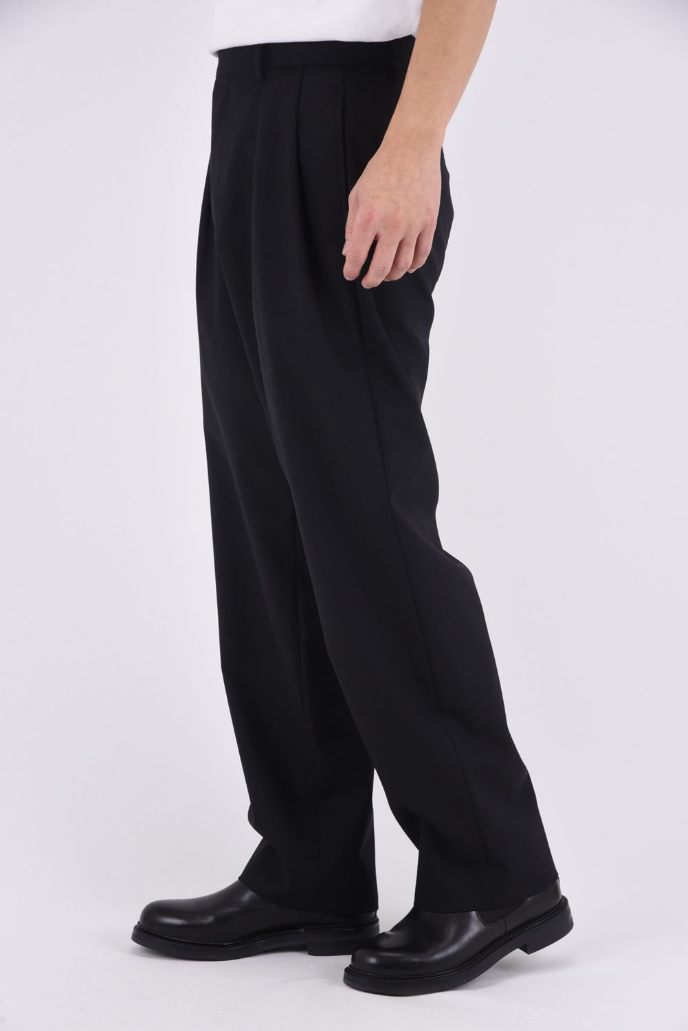 WOOL CLAMSKIN / ウール カームスキン テーパードパンツ (ブラック)