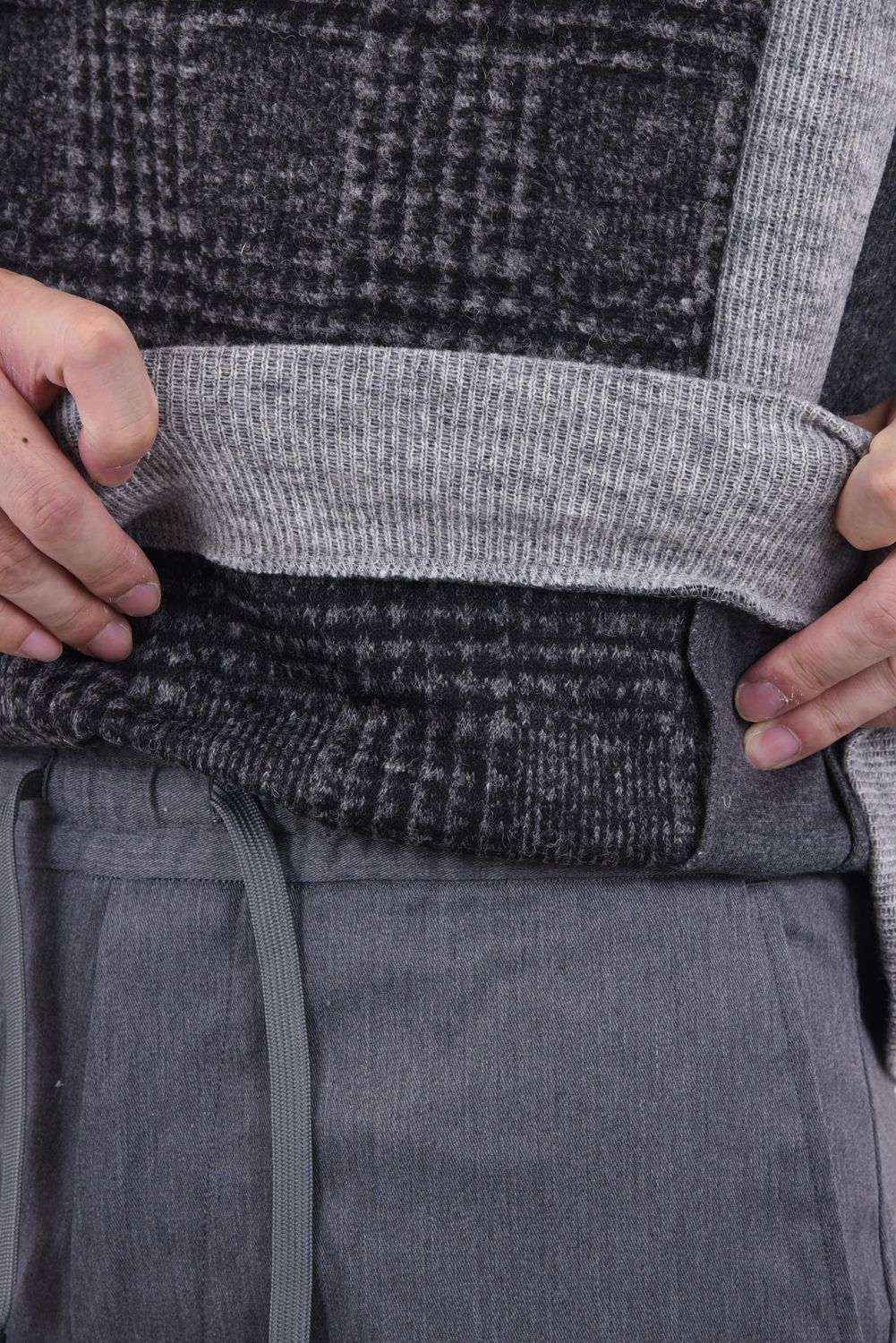 MOCK NECK CONTRASTED PULLOVER / グレンチェック モックネック ニット チャコール