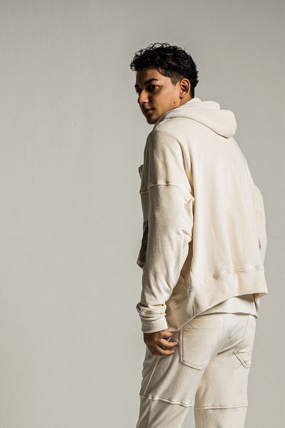 VELOURSFLEECE ZIP LOOSE HOODIE / ベロアフリース ジップアップパーカー （オフホワイト）