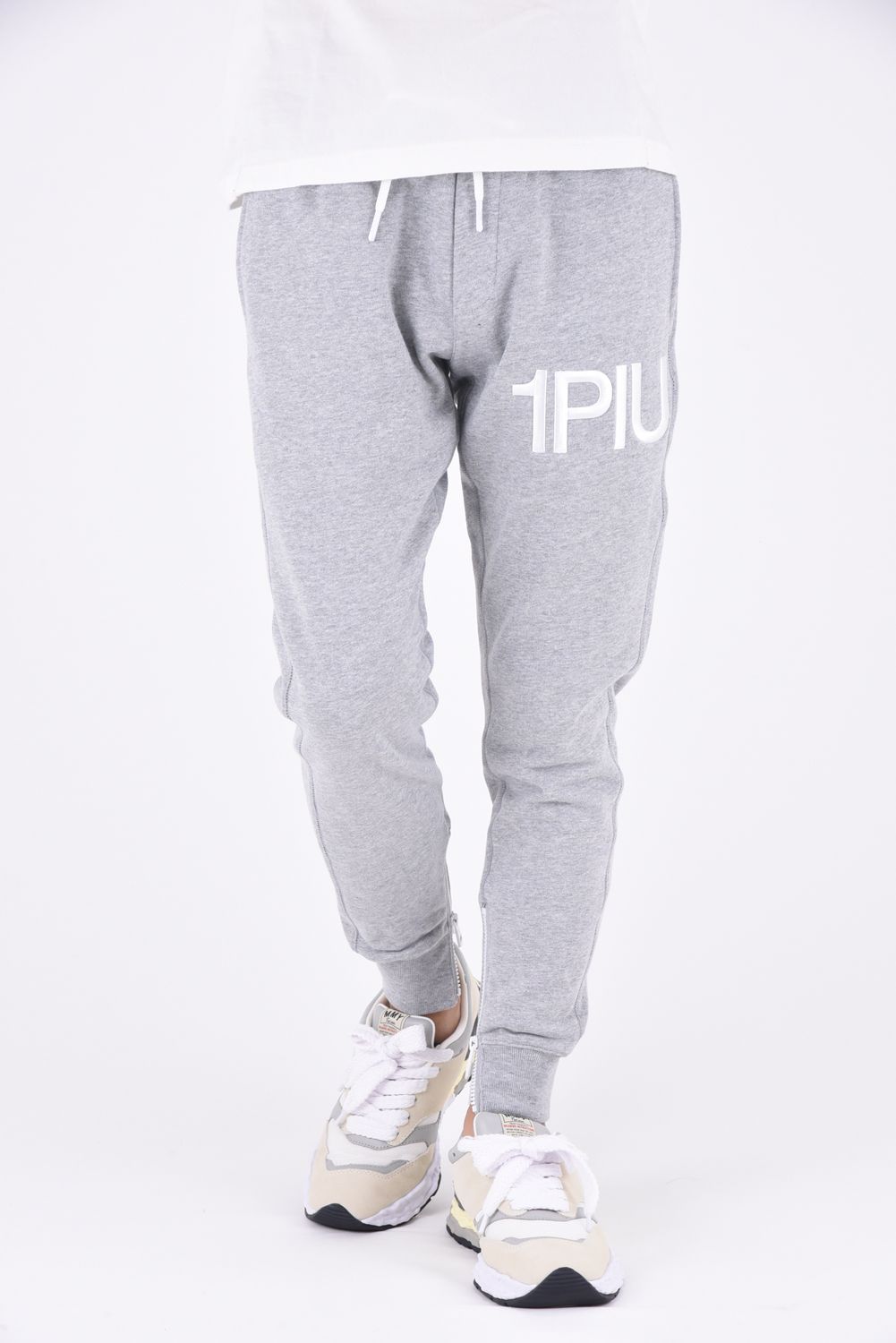 1PIU LOGO HEAVY PANTS / 1PIUロゴ刺繍 スウェットパンツ トップグレー