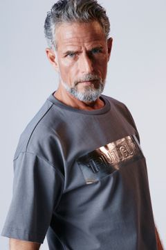 BOX LOGO T / エンボスロゴ クルーネック ビック Tシャツ グレー