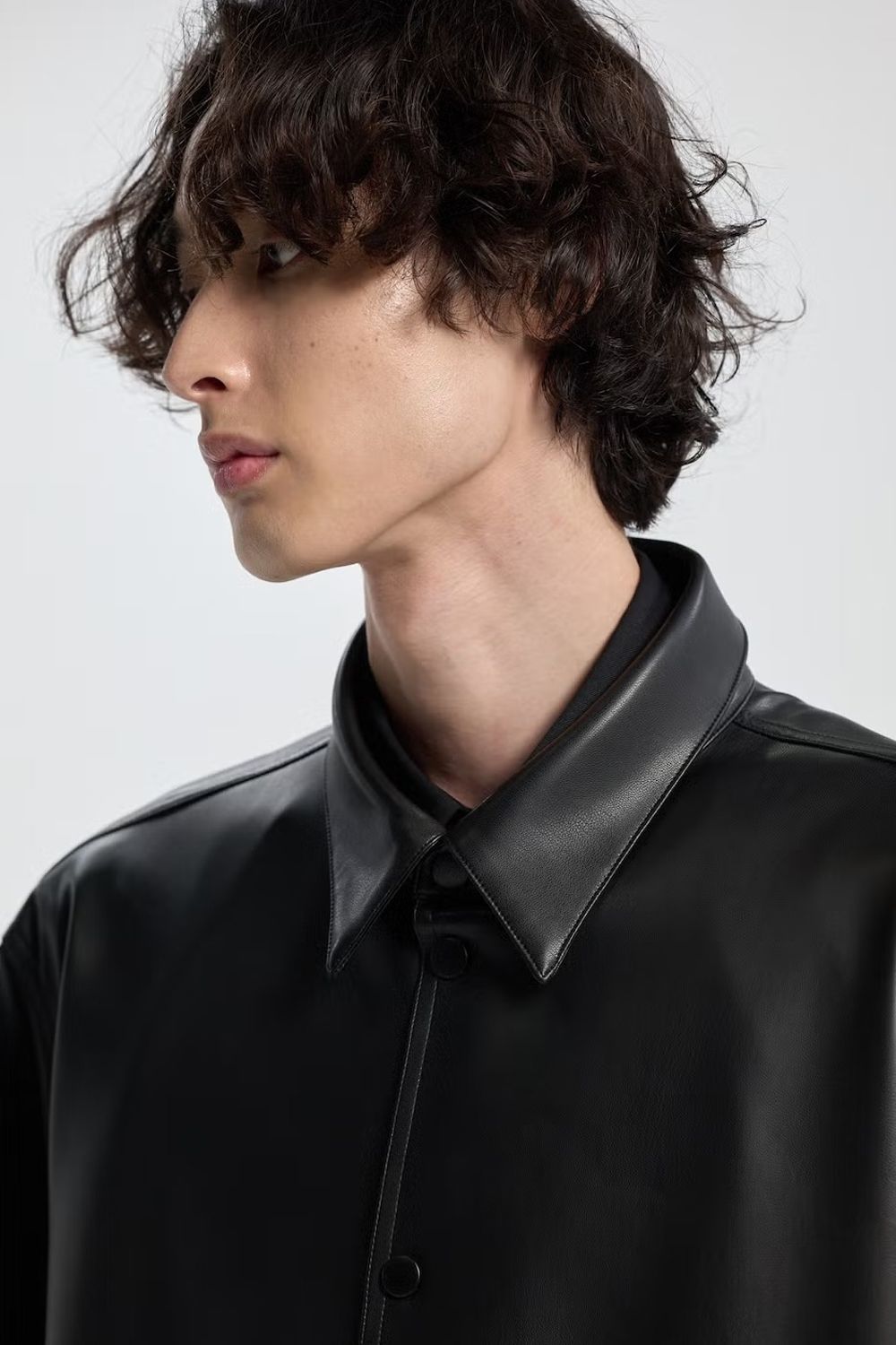 SYNTHETIC LEATHER SHIRT / シンセティック レザーシャツ (ブラック) (8月下旬~9月上旬）