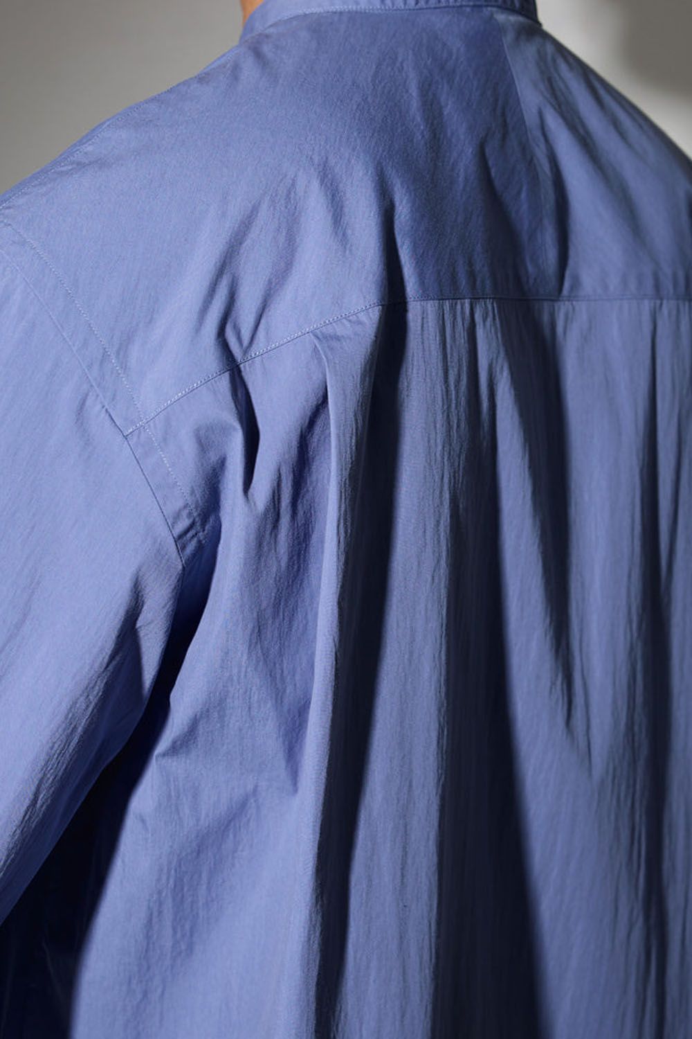W POCKET STANDCOLLAR SHIRT - TYPEWRITER / タイプライター ダブルポケットシャツ ライトブルー