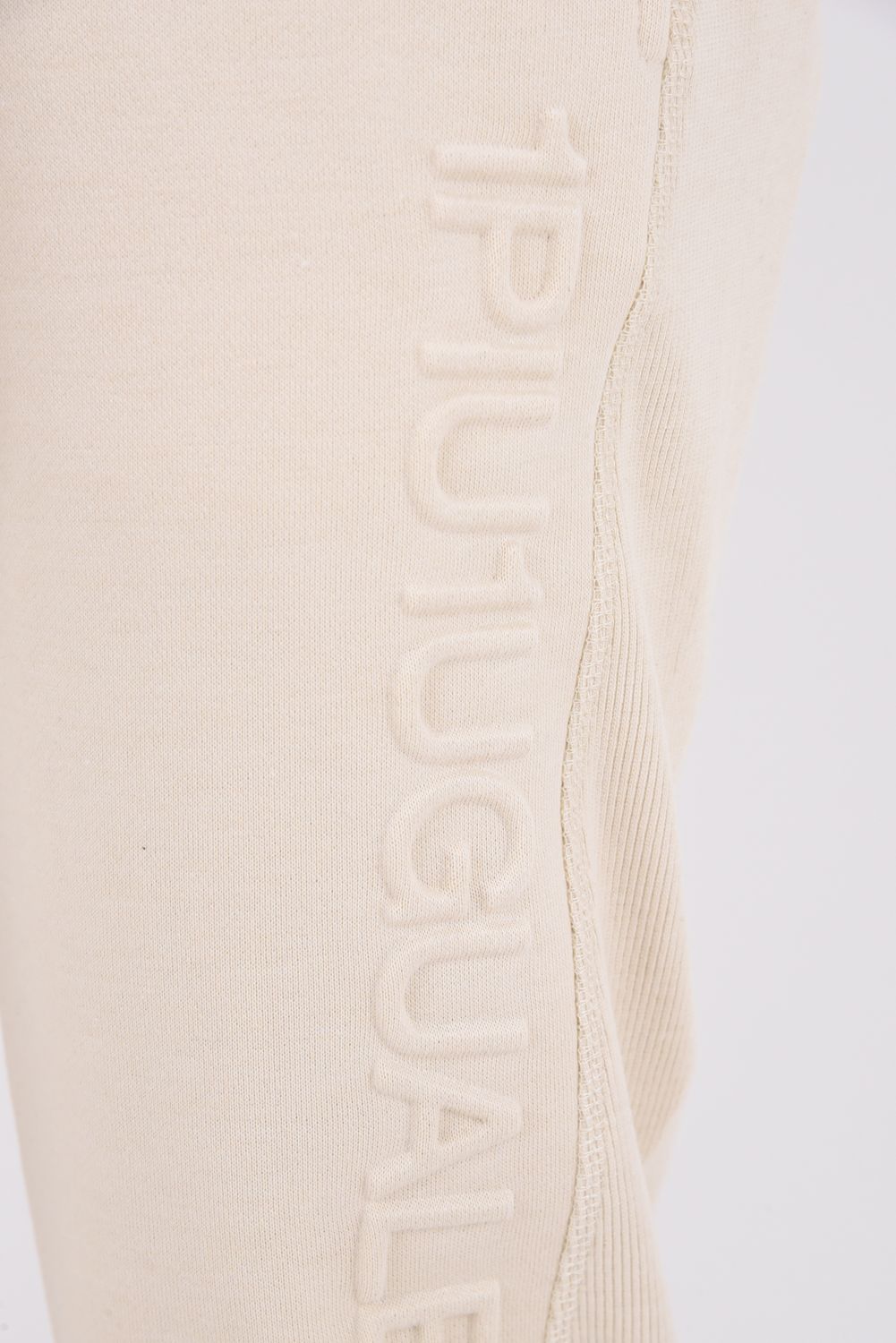 【26SS】 EMBOSSED LOGO JOGGER PANTS / エンボスロゴ ジョガーパンツ (ベージュ)