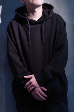 LOGO EMBROIDARY PARKA / ワンポイントロゴ 刺繍  裏毛 プルオーバーパーカー ブラック
