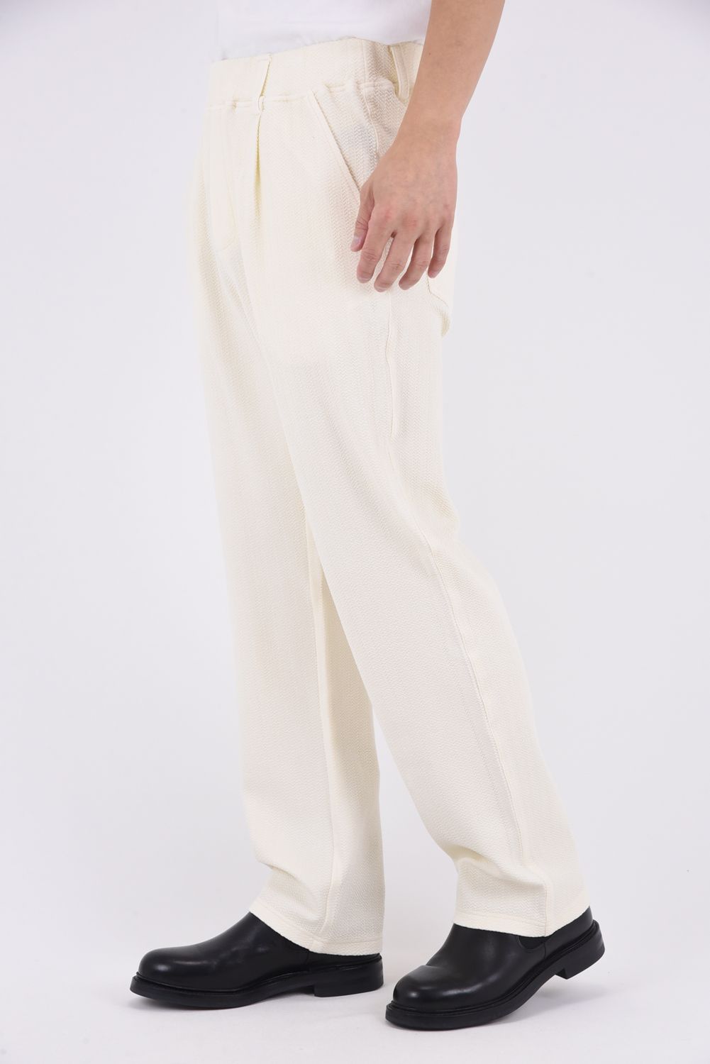 SEMI WIDE TUCK PANTS / ブリスターニット セミワイド ワンタックイージーパンツ (オフホワイト)