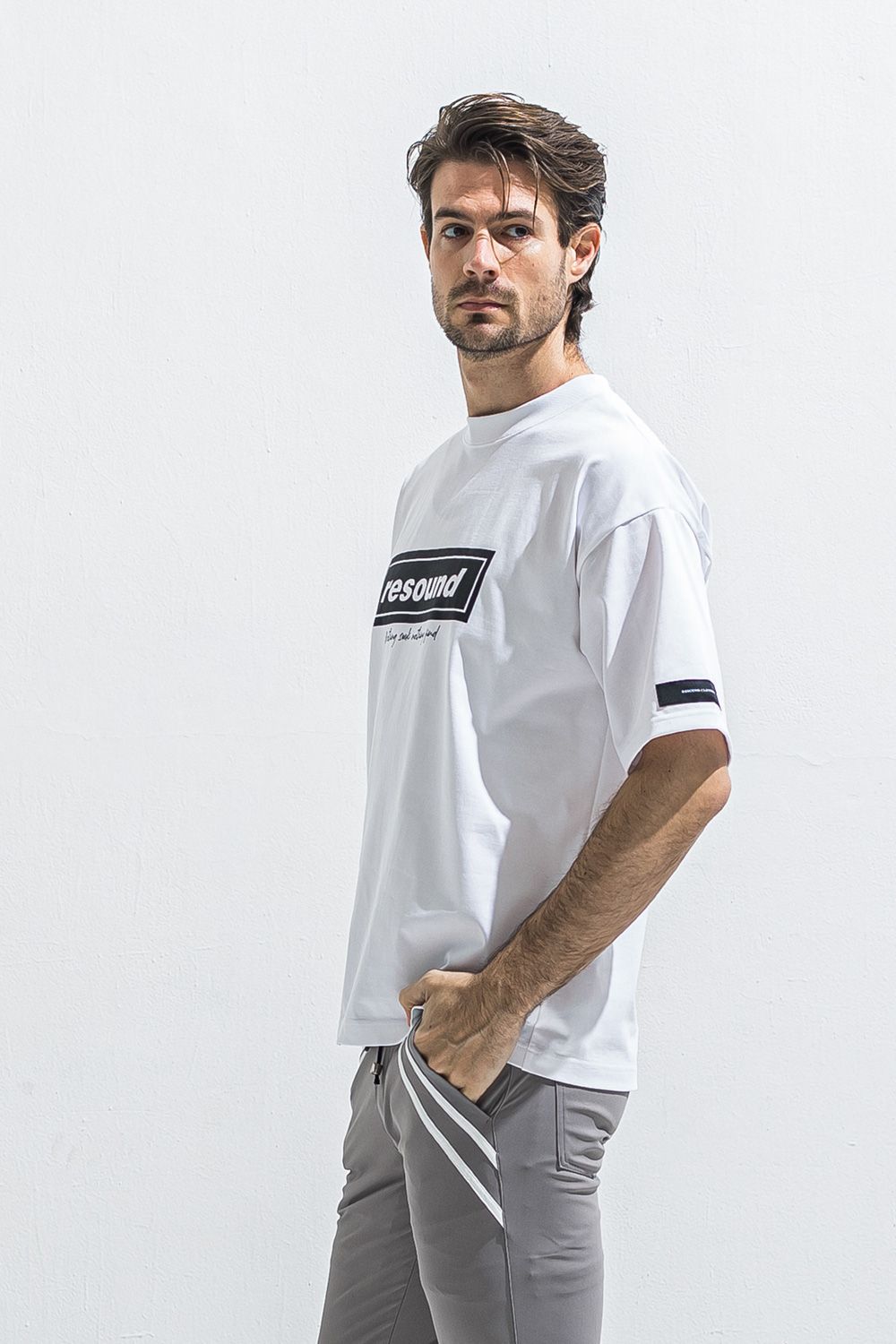 BOX OVER TEE / ボックスロゴ オーバーサイズ Tシャツ （ホワイト/ブラック） (5月中旬入荷予定) ※オーダー締切:2月15日(日)18時