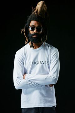 《1PIU1UGUALE3 SPORT》 113 SPORT HYBRID NECK L/S / ブランドロゴ Vネック ロングスリーブ Tシャツ ホワイト