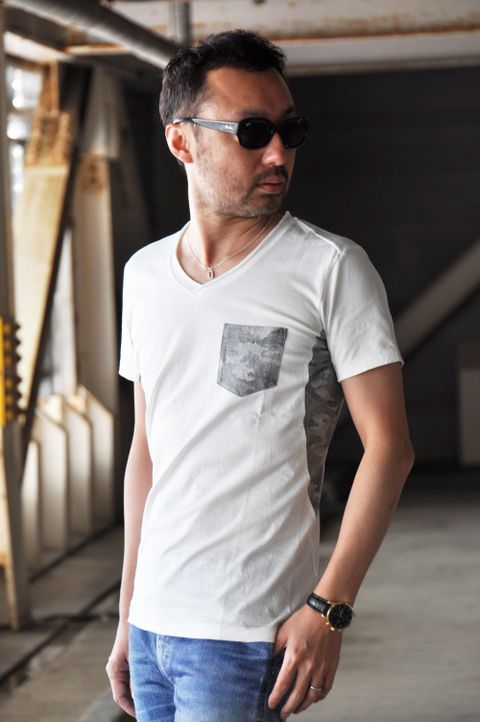 別注のバデルTシャツに嘘デニムで楽チン休日スタイル