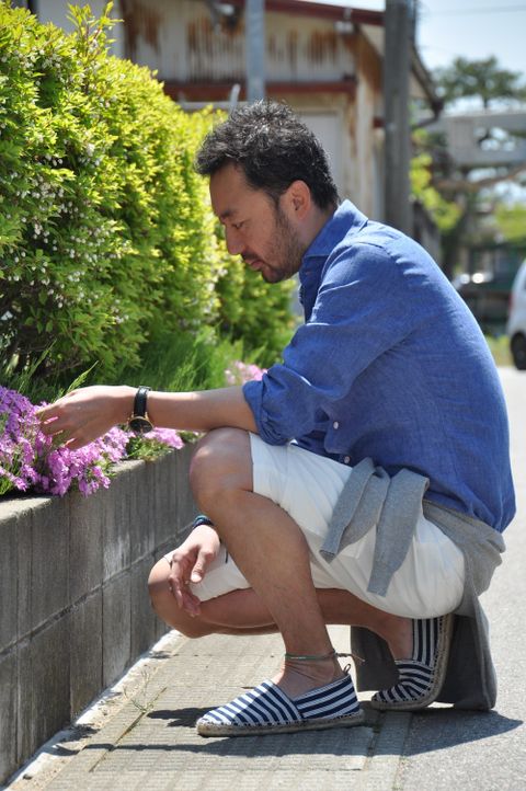 ショーツ+リネンシャツ+スリッポン+アレンジのやニットがキモな"Summer Style"