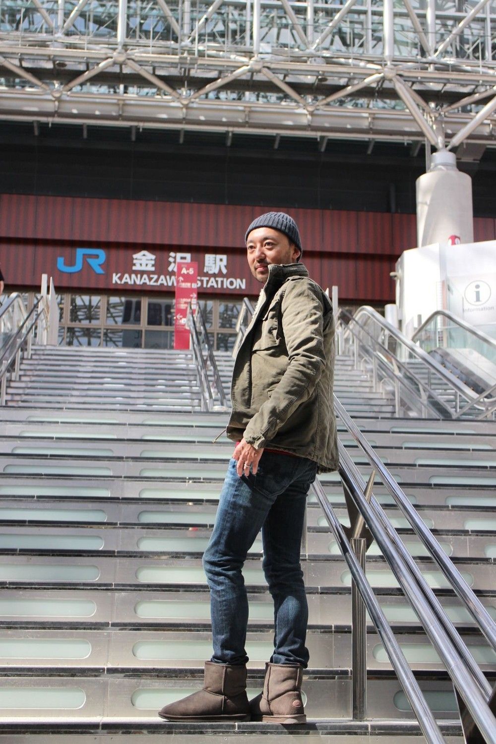 遣り過ぎないトレンドを取り入れた大人のトレンドスタイル
