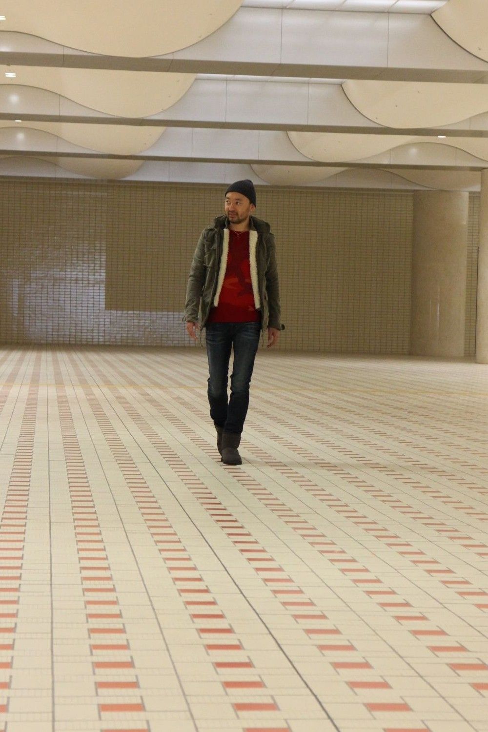 遣り過ぎないトレンドを取り入れた大人のトレンドスタイル