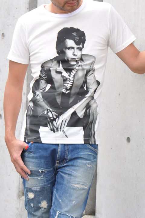 巨匠テニーオニールのアートをTシャツに落とし込んだフォトTスタイル