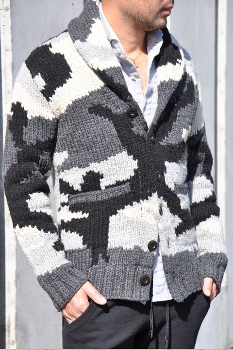 マウンテンブーツ+スウェットパンツ+カウチンでアウトドアなスタイル!