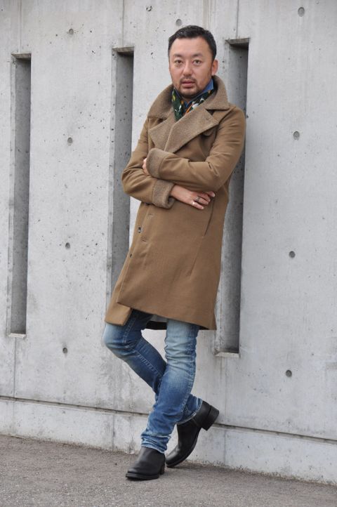 ロングコートで男っぽく、そして色っぽく