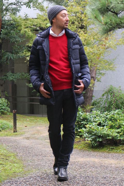 レッドをさし色に落ち着いた雰囲気のWINTER スタイル