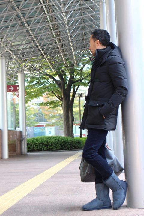 寒い日のリラックスした休日スタイル