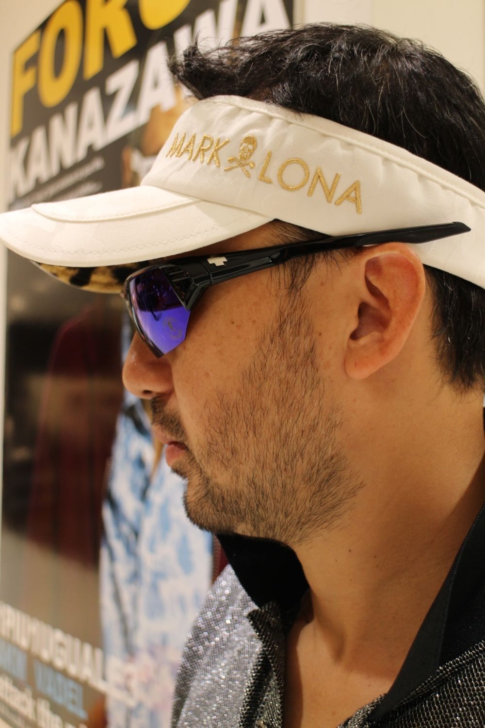 mark&lona no.19　　モノトーンスタイルに赤を差す!