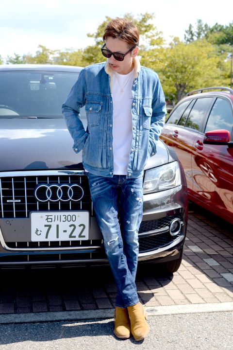 『車と服』 “「ラフに」タフでクールな車には大人カジュアルで海までドライブへ!”